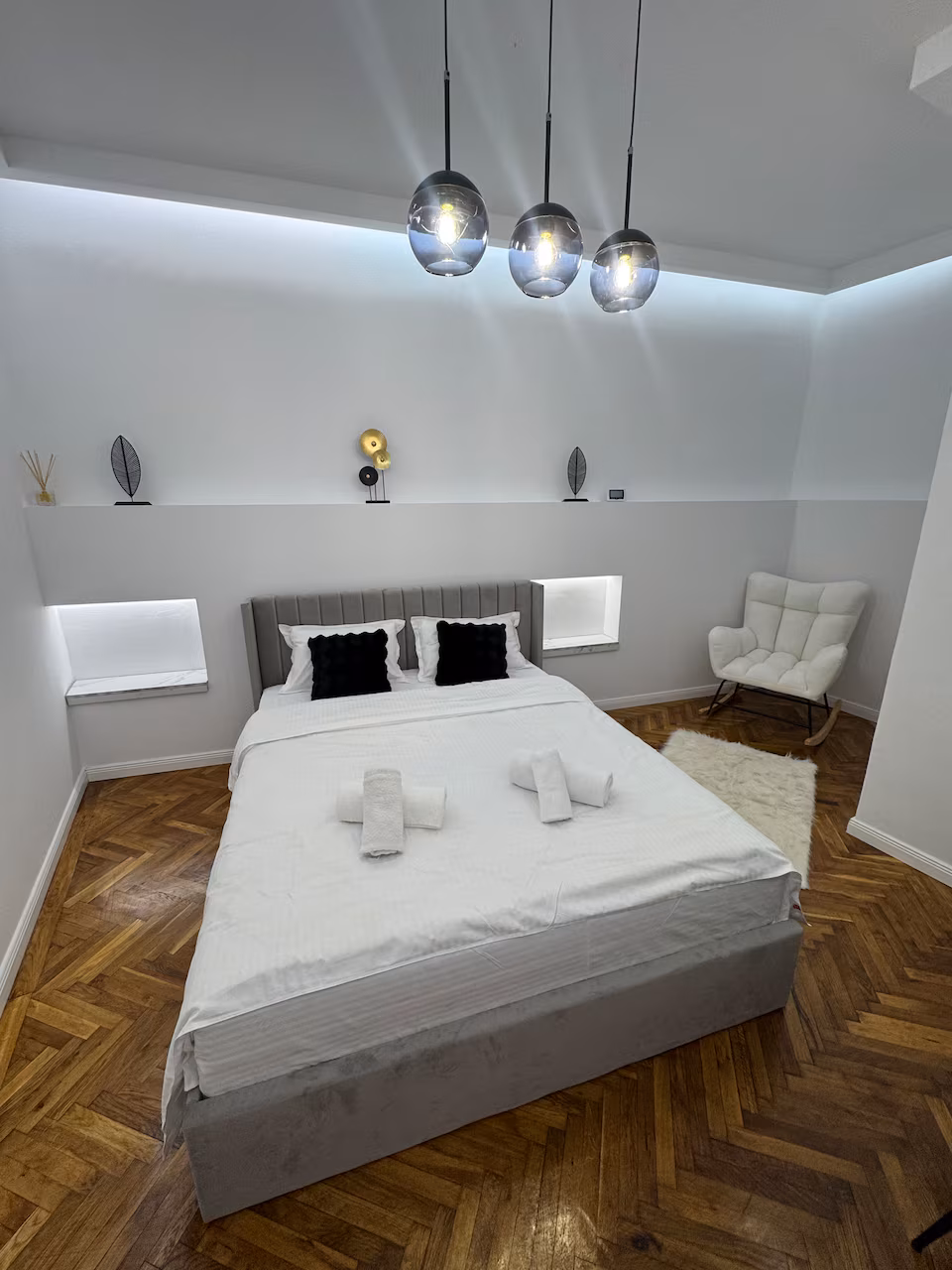 FLH - Central Oasis - Gold